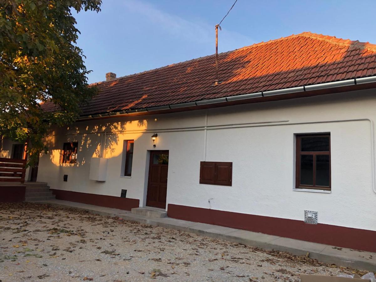 Mormota Vendégház Mezőkövesd Kültér fotó